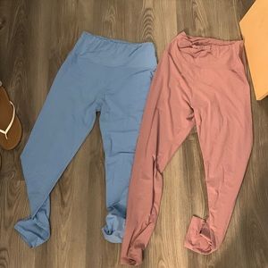 medium leggings one pink one blue